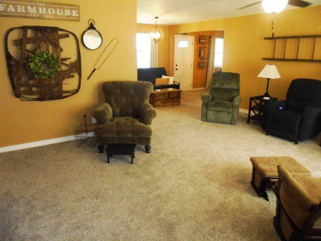 1411 Knoll Crest Dr - Photo 3 of 26