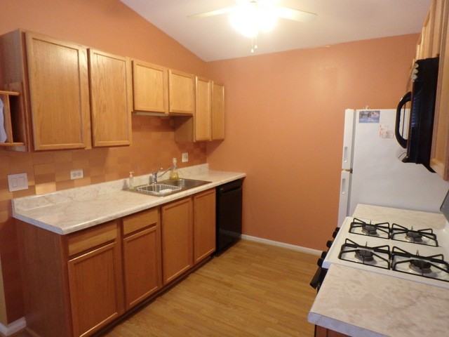 1248 N Red Oak Cir #4 - Photo 3 of 15