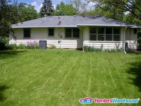 609 7th St E - Photo 2 of 10