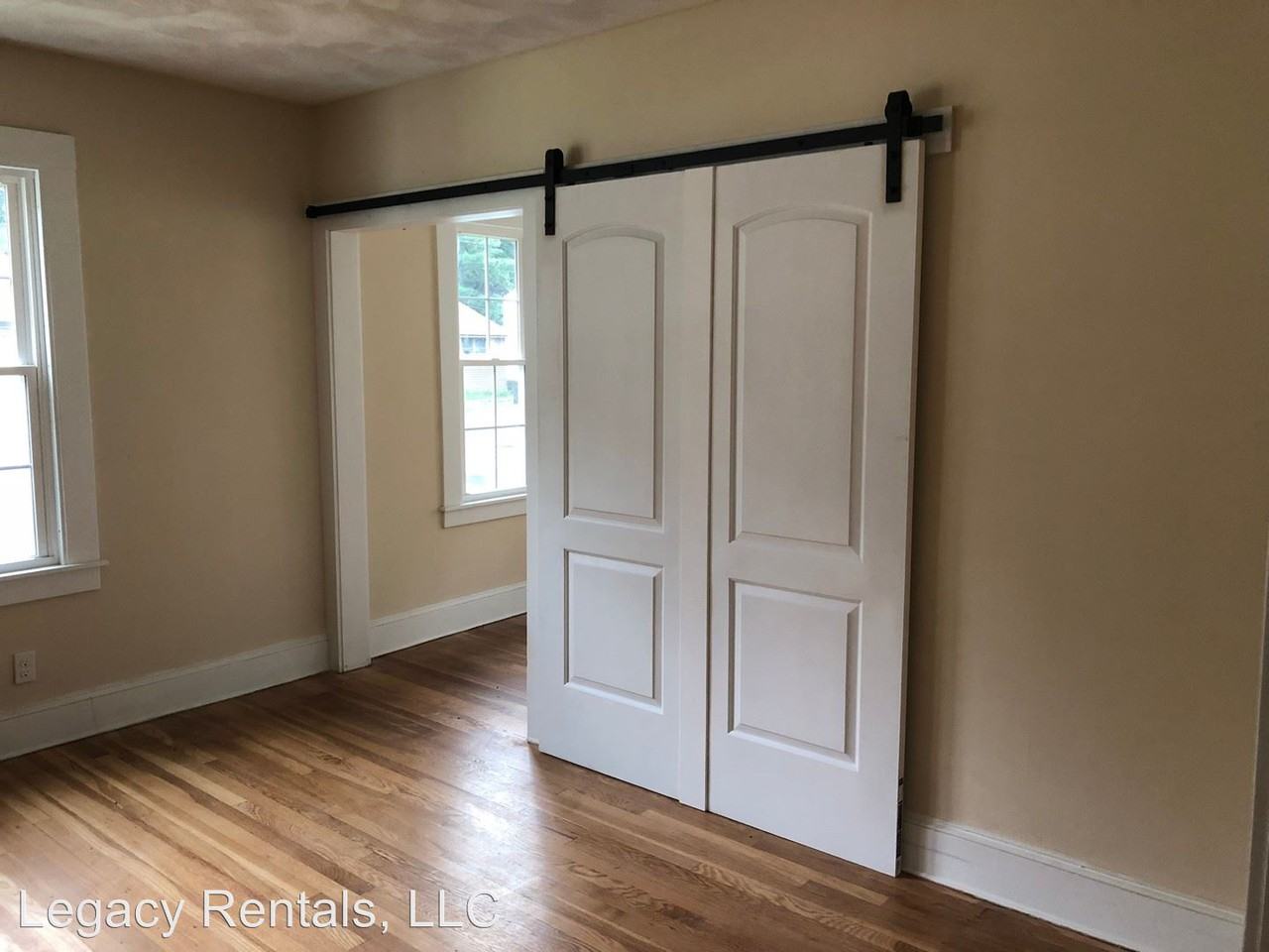 195 Henry St - Photo 2 of 15