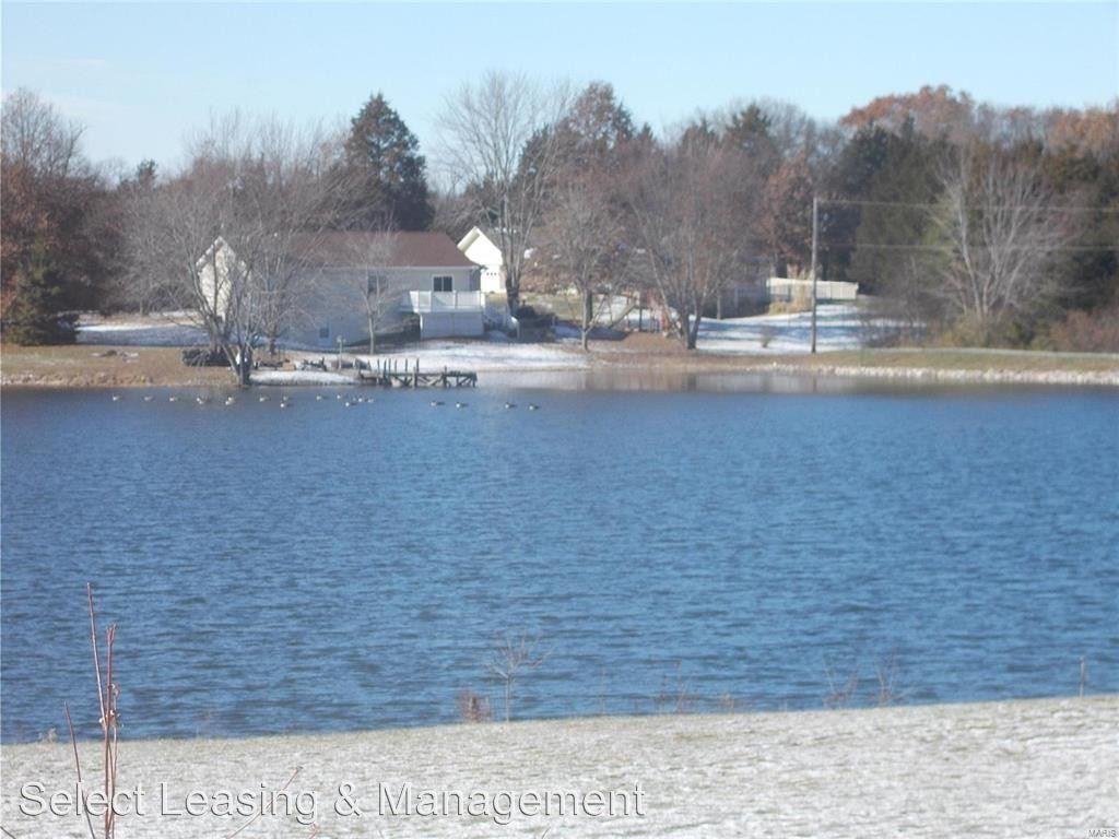 436 Chantilly Ct - Photo 3 of 12