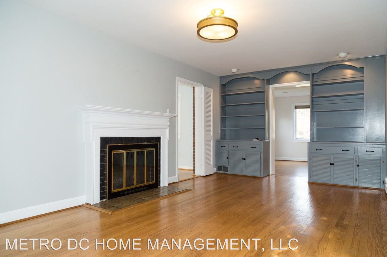 611 Forest Glen Rd - Photo 2 of 36