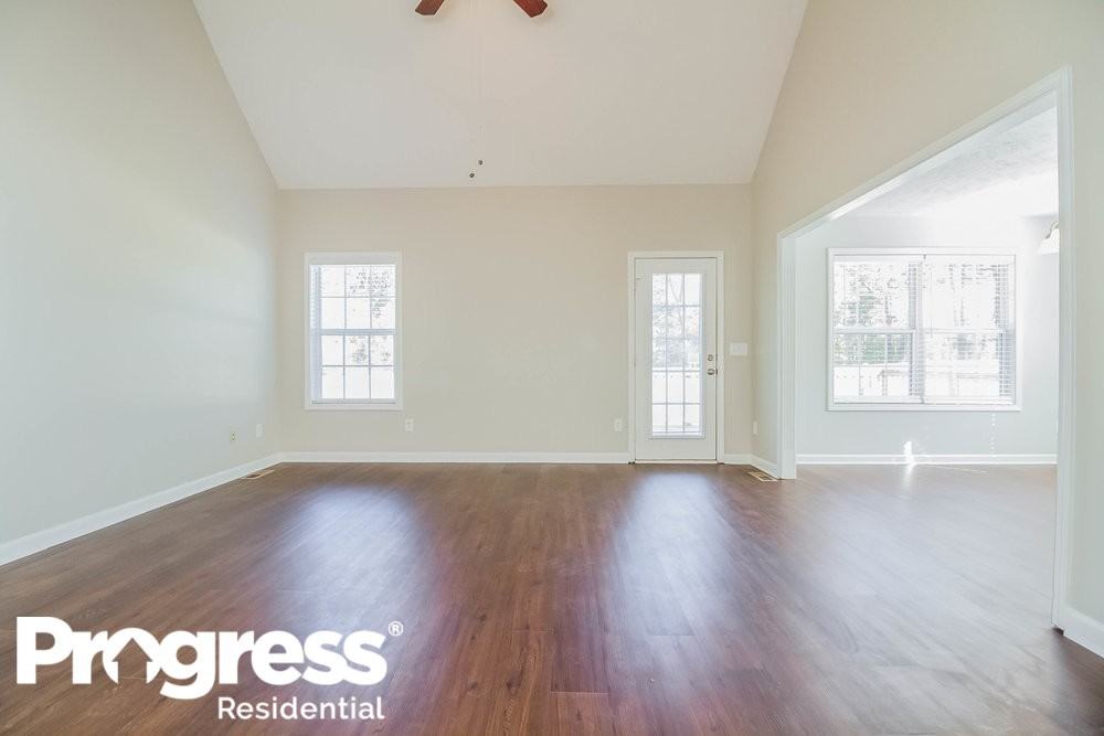 3422 Leslie Ln - Photo 2 of 17