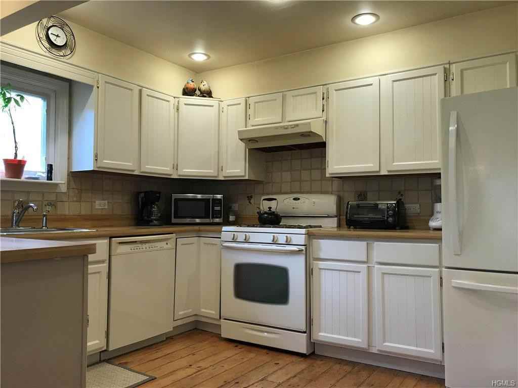 22 Hillside Dr - Photo 2 of 17