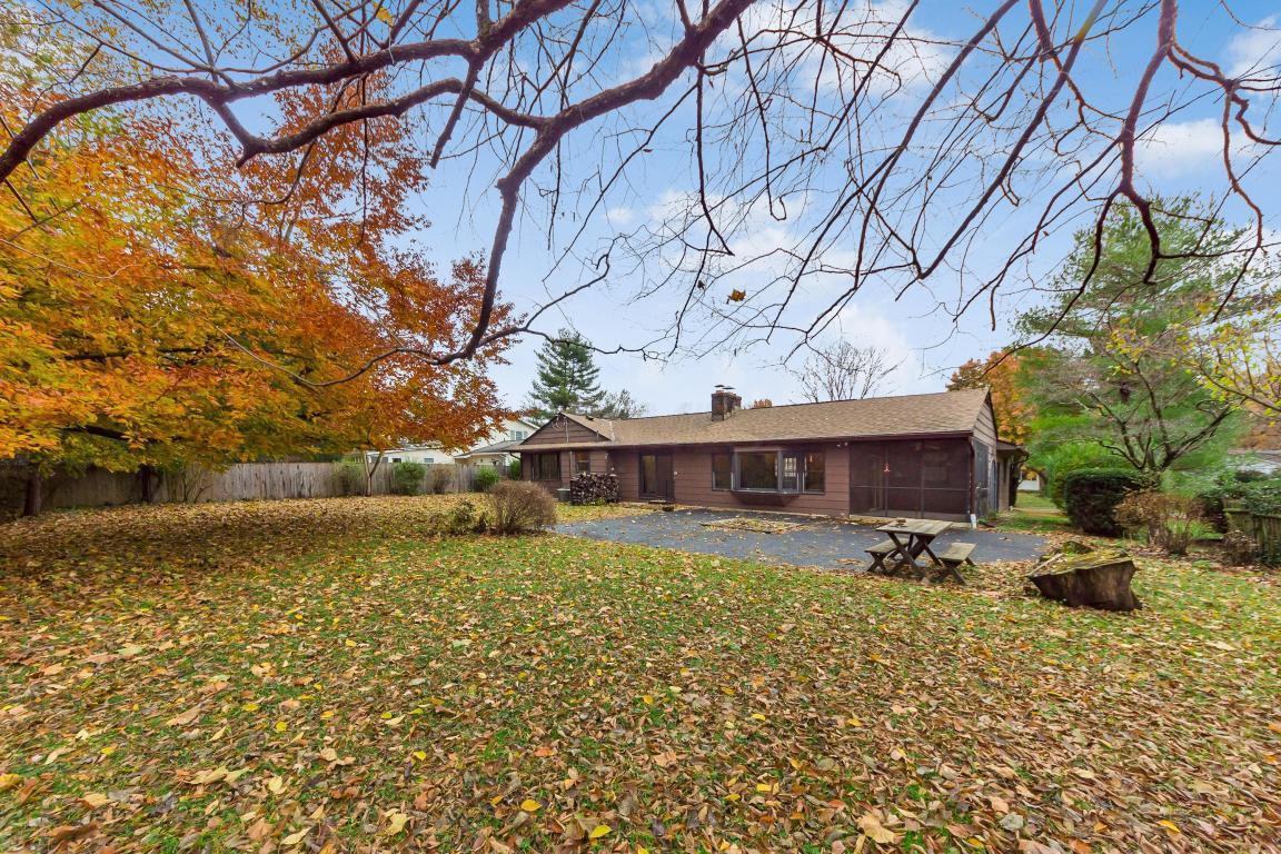 579 Blandford Dr - Photo 2 of 2