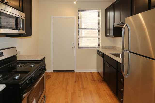 6975 North Greenview Avenue #2S - Photo 2 of 10