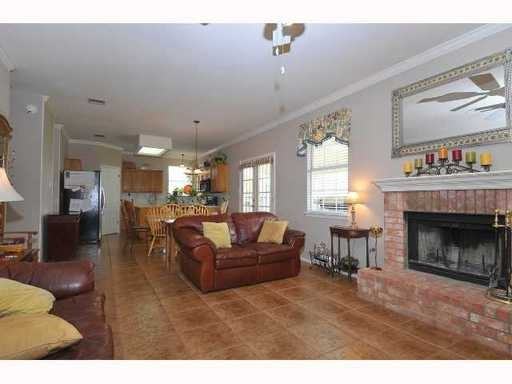 9113 Brimstone Ln - Photo 3 of 9