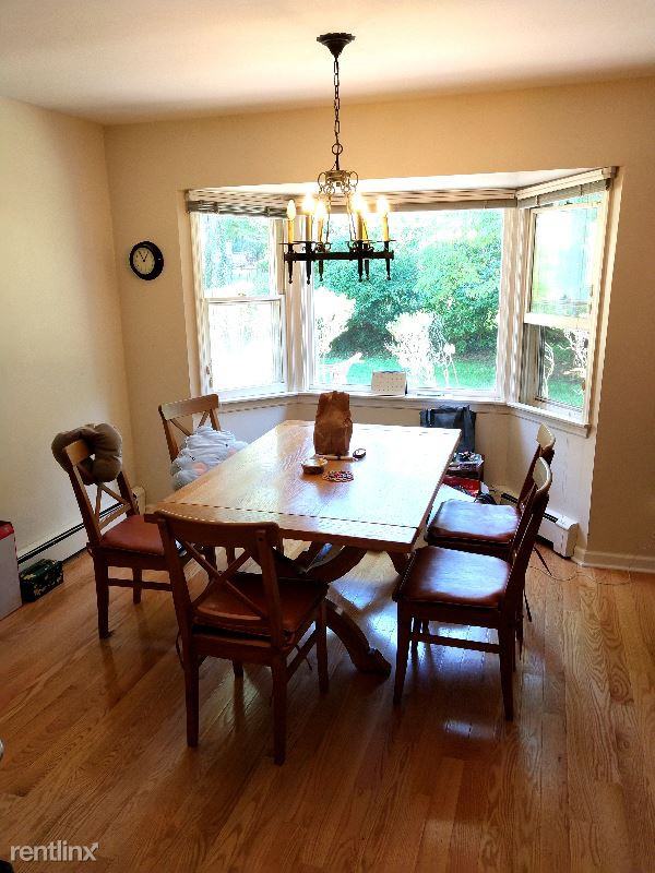 117 Hollywood Ave - Photo 3 of 14