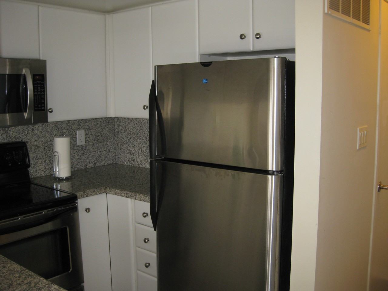 80 Joe Shuster Way - Photo 2 of 7