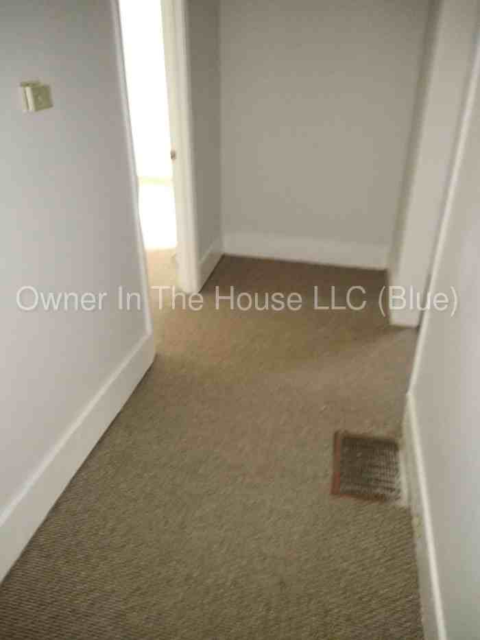 1081 Arlington Ave SW - Photo 3 of 19