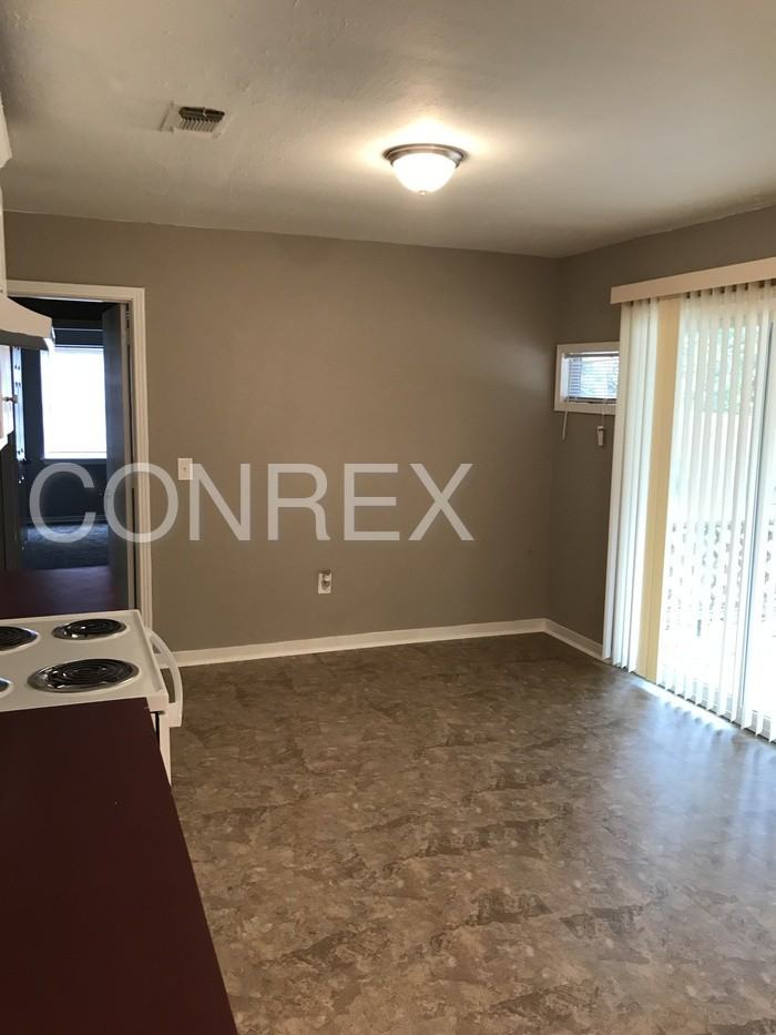 206 E Clay St - Photo 2 of 12