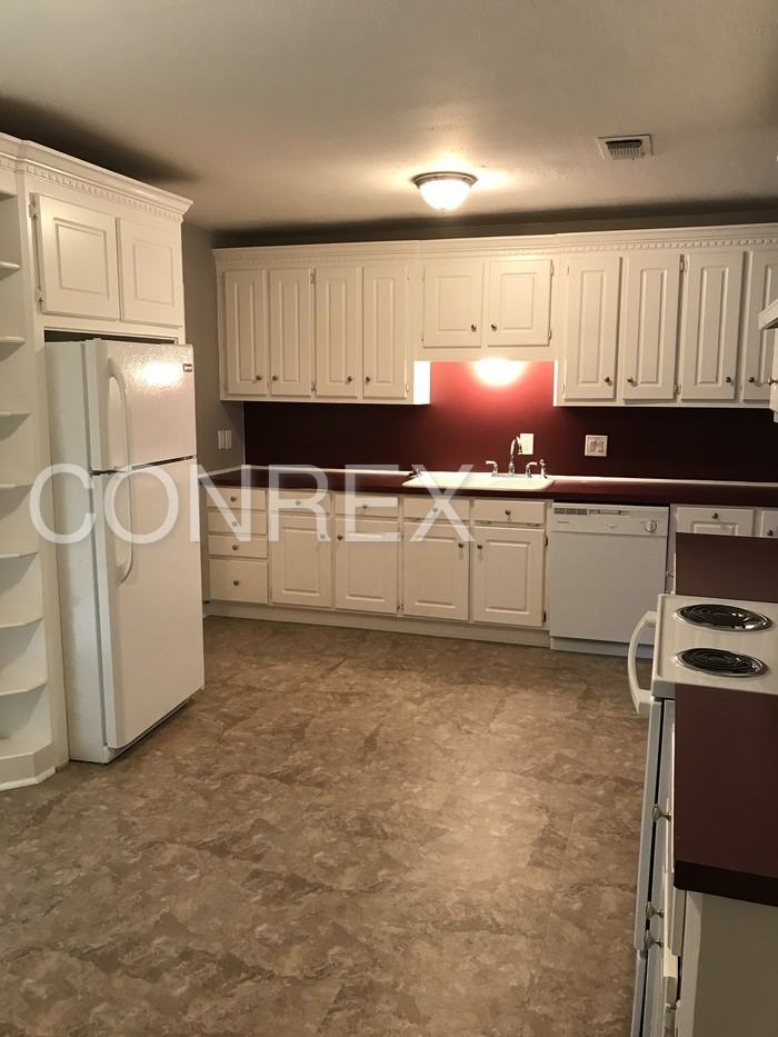 206 E Clay St - Photo 3 of 12