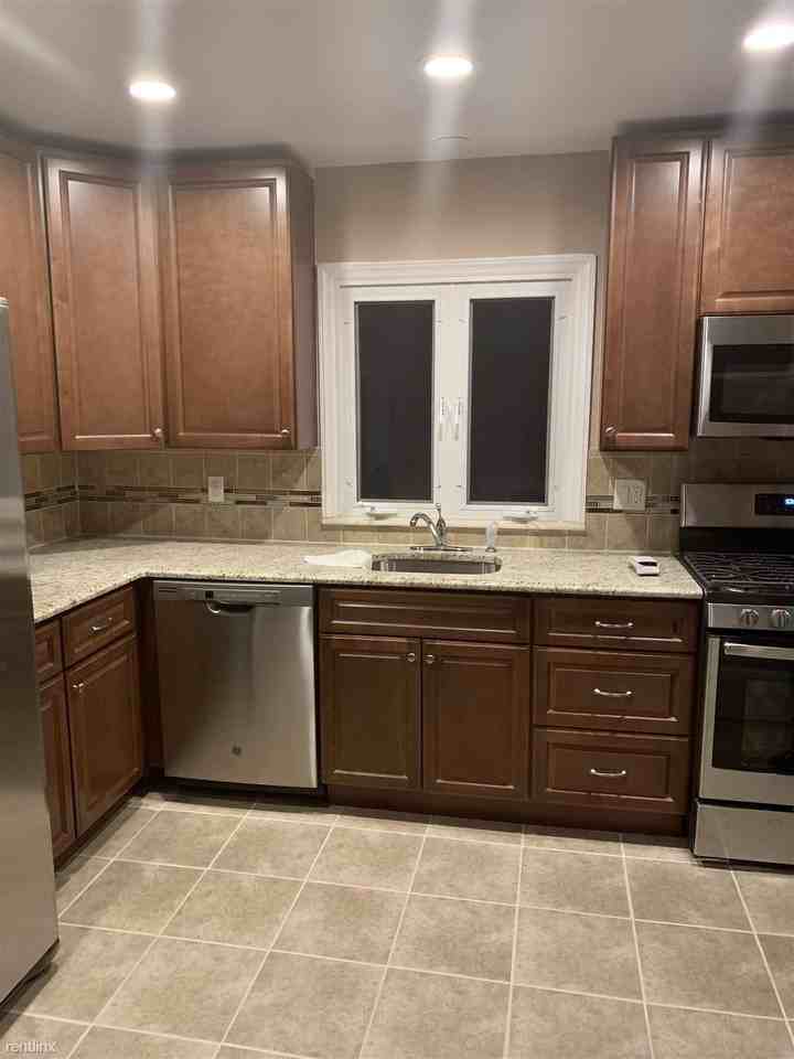 186 Madison St - Photo 2 of 13