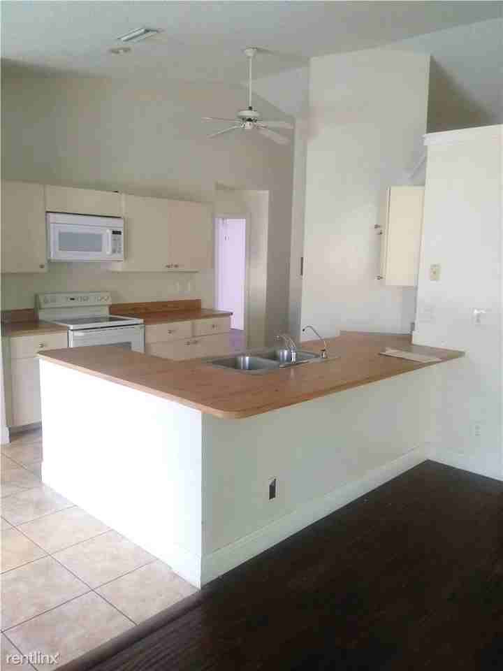 8765 SW 58th St - Photo 2 of 24