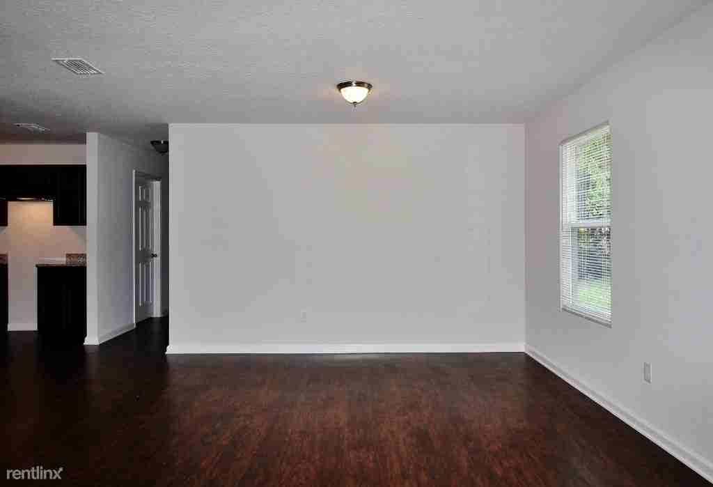 2216 White Ave - Photo 3 of 9