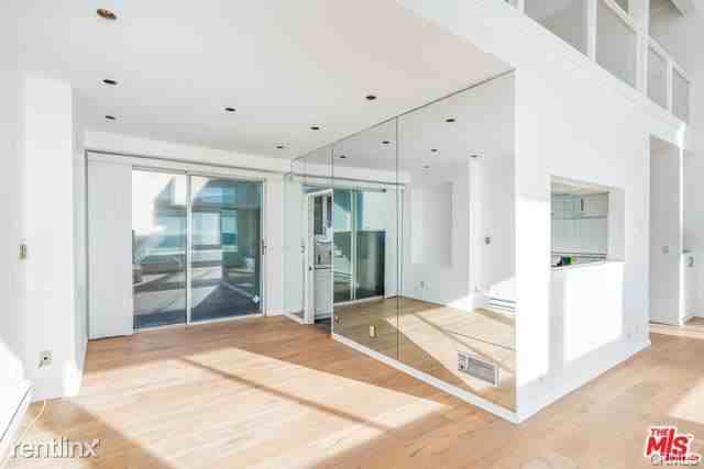 3711 Ocean Front Walk #3 - Photo 2 of 35