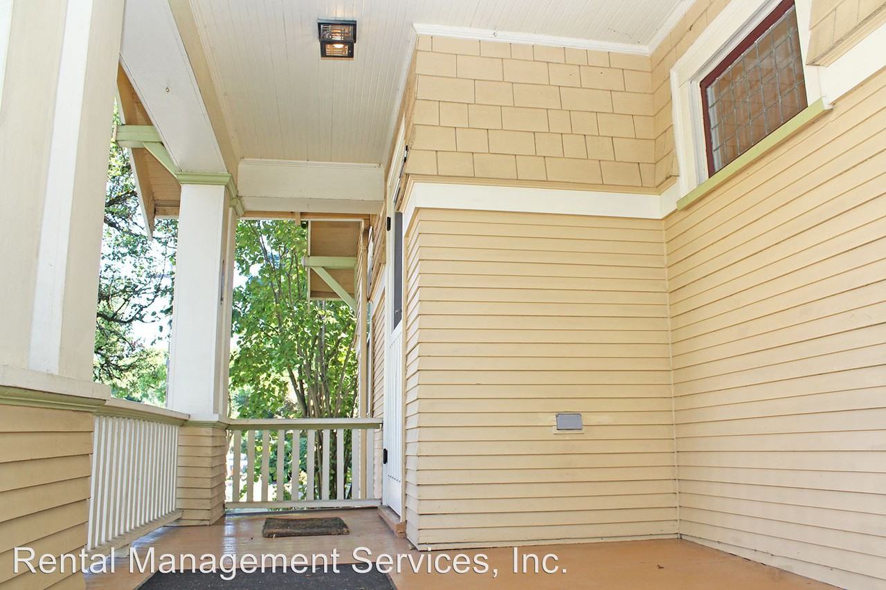 3704 SE Harrison St - Photo 3 of 30