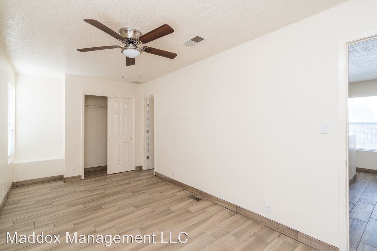 1000 Mountain Rd NW - Photo 2 of 32