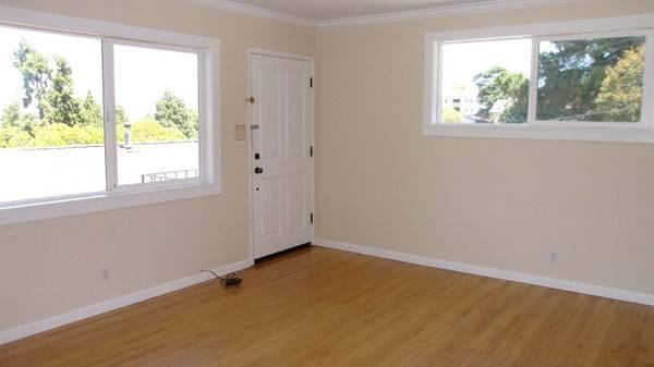 202 Castro St - Photo 3 of 6