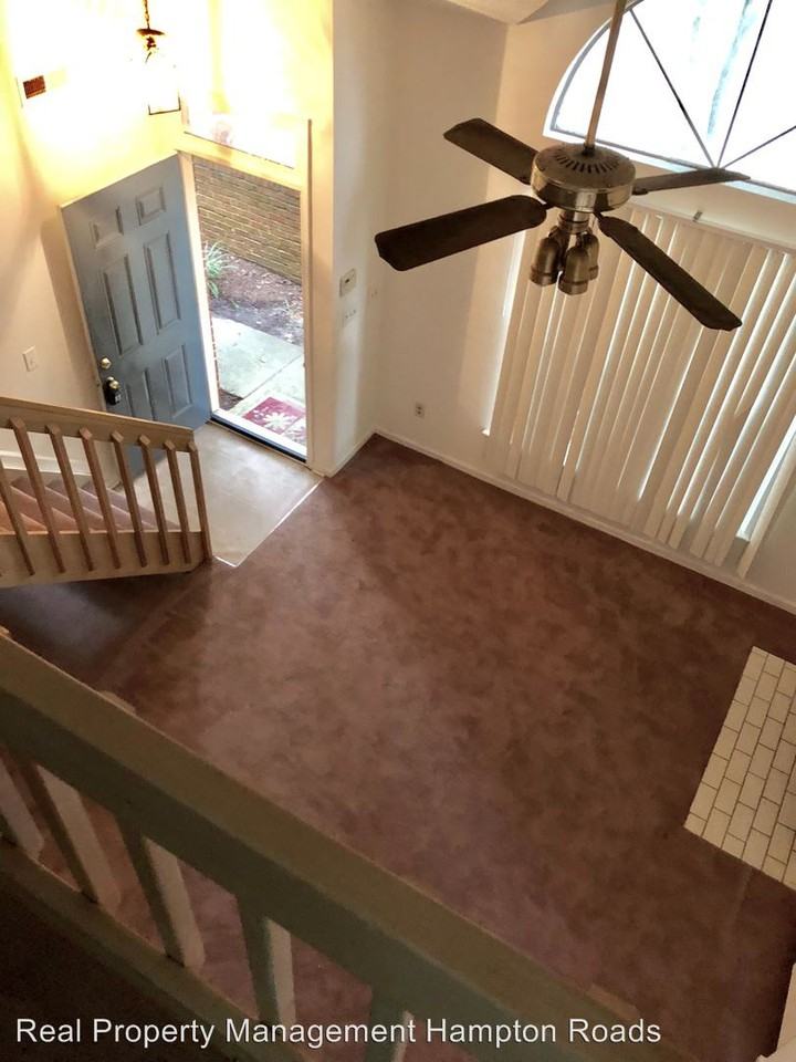 1701 Willow Creek Ct - Photo 3 of 8