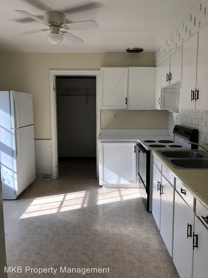 1141 Valley Ave SW - Photo 2 of 3
