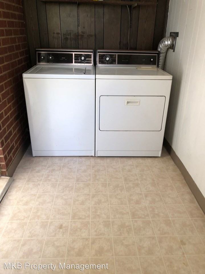 1141 Valley Ave SW - Photo 3 of 3