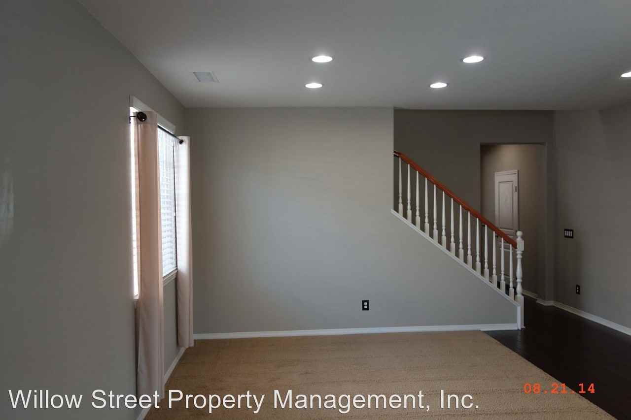 31887 Oregon Ln - Photo 2 of 14