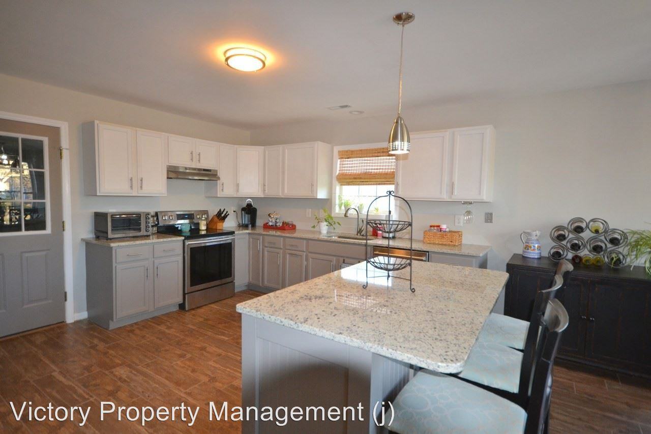 211 Palmer Way - Photo 3 of 20