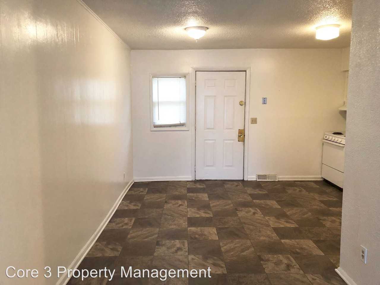 916 S Creve Coeur Ave - Photo 2 of 10