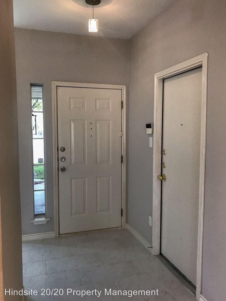 1604 W Pflugerville Pkwy - Photo 3 of 23