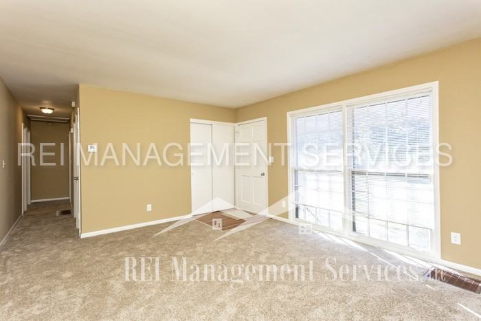 1131 Kawanda Ln - Photo 2 of 9