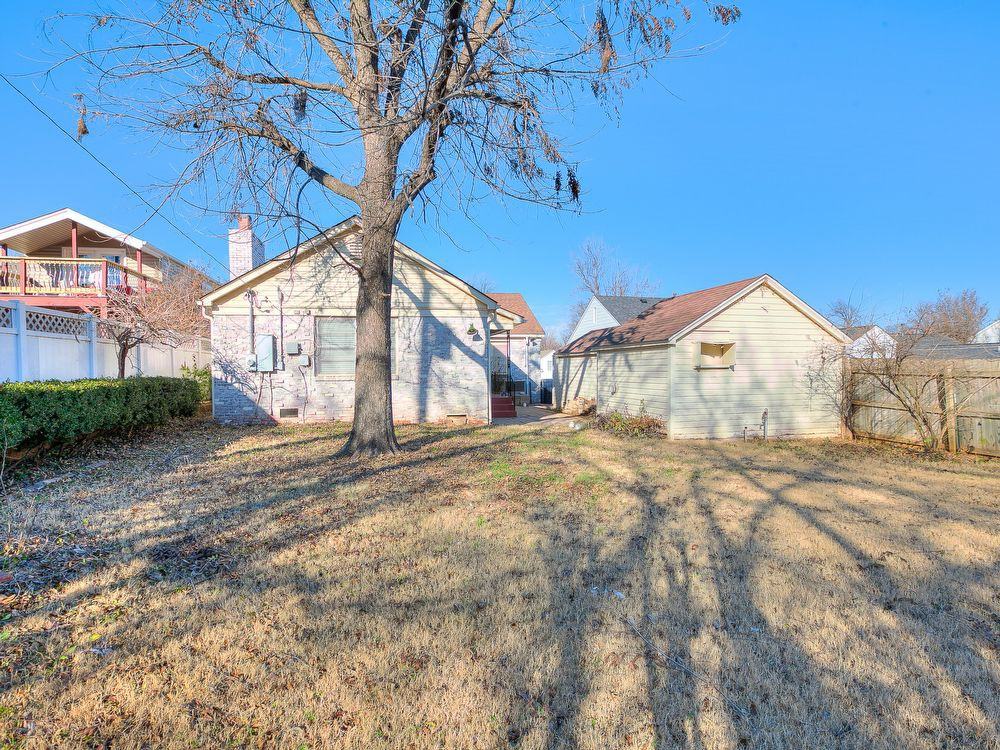 2636 NW 25th St - Photo 3 of 46