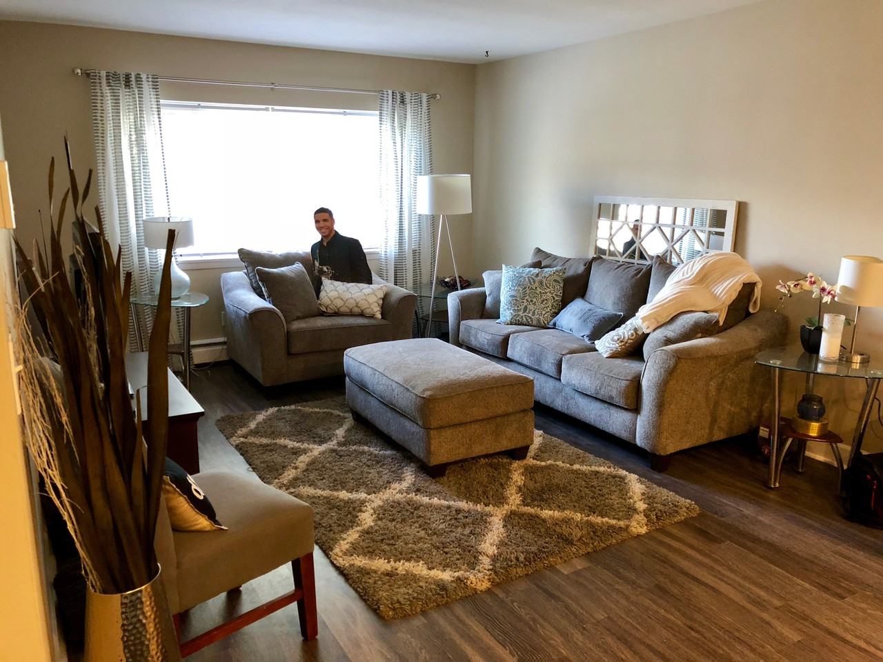 The Brittany House Apartments 2260 N Summit Ave, Milwaukee, WI 53202