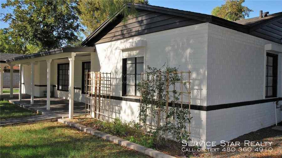 214 E Pasadena Ave - Photo 2 of 23