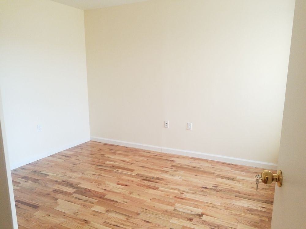 Sherman Ave & Thayer St #F10