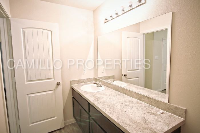 10306 S Post Oak Rd - Photo 3 of 17