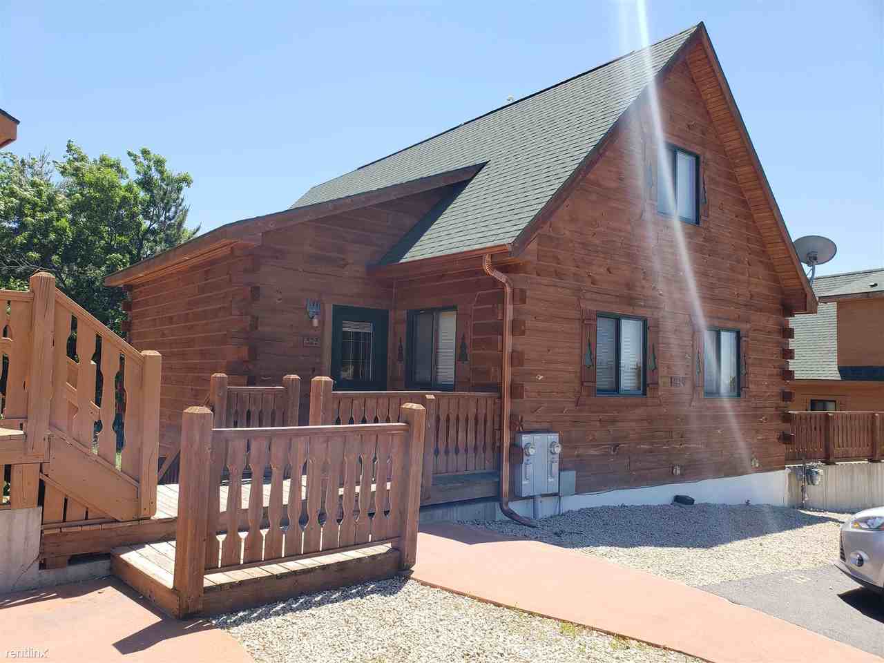 323 Hilltop Court - Photo 3 of 28