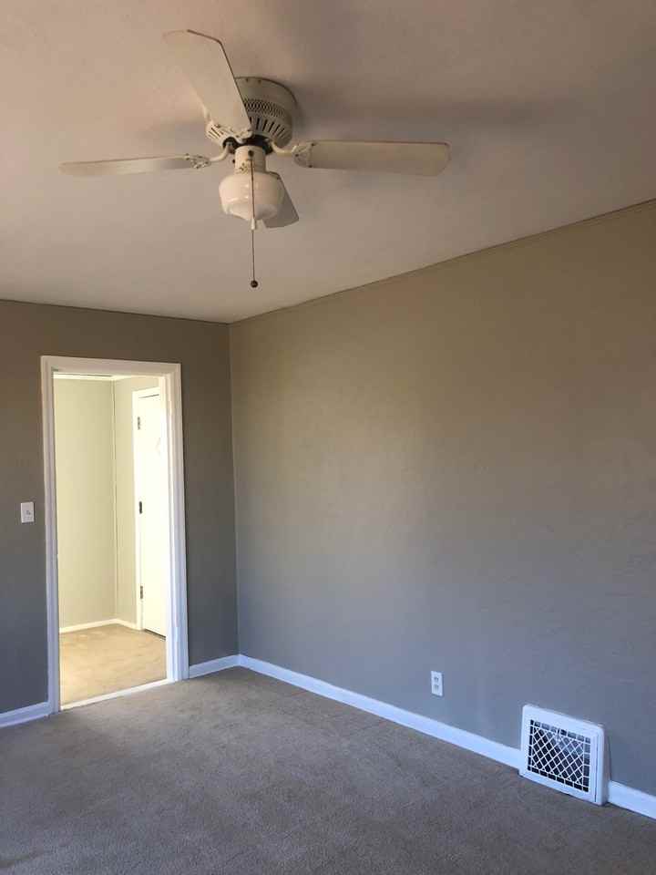 4432 N Walrond Ave - Photo 2 of 15