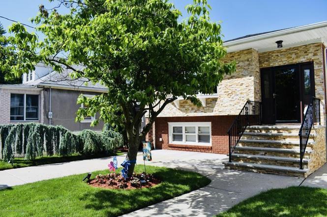 375 Cromwell Ave - Photo 3 of 3