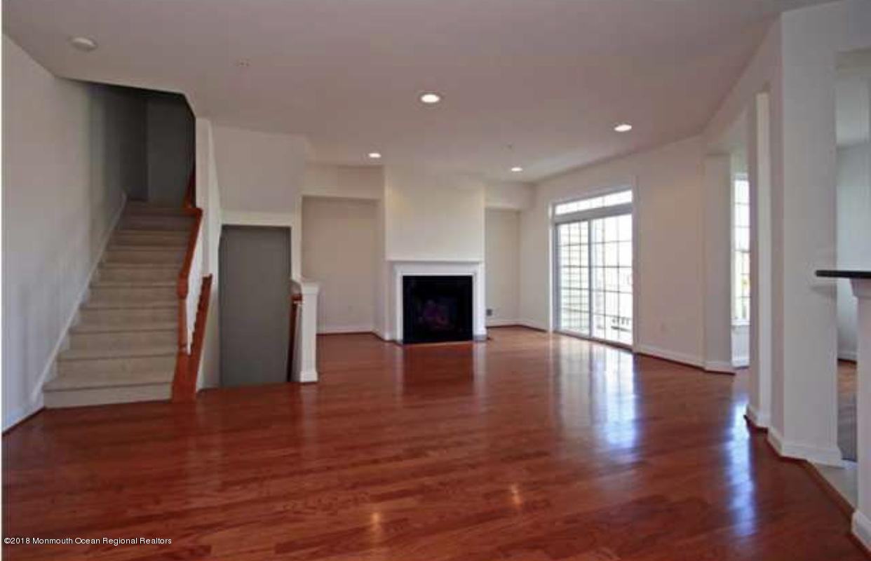 907 Abby Rd - Photo 3 of 16