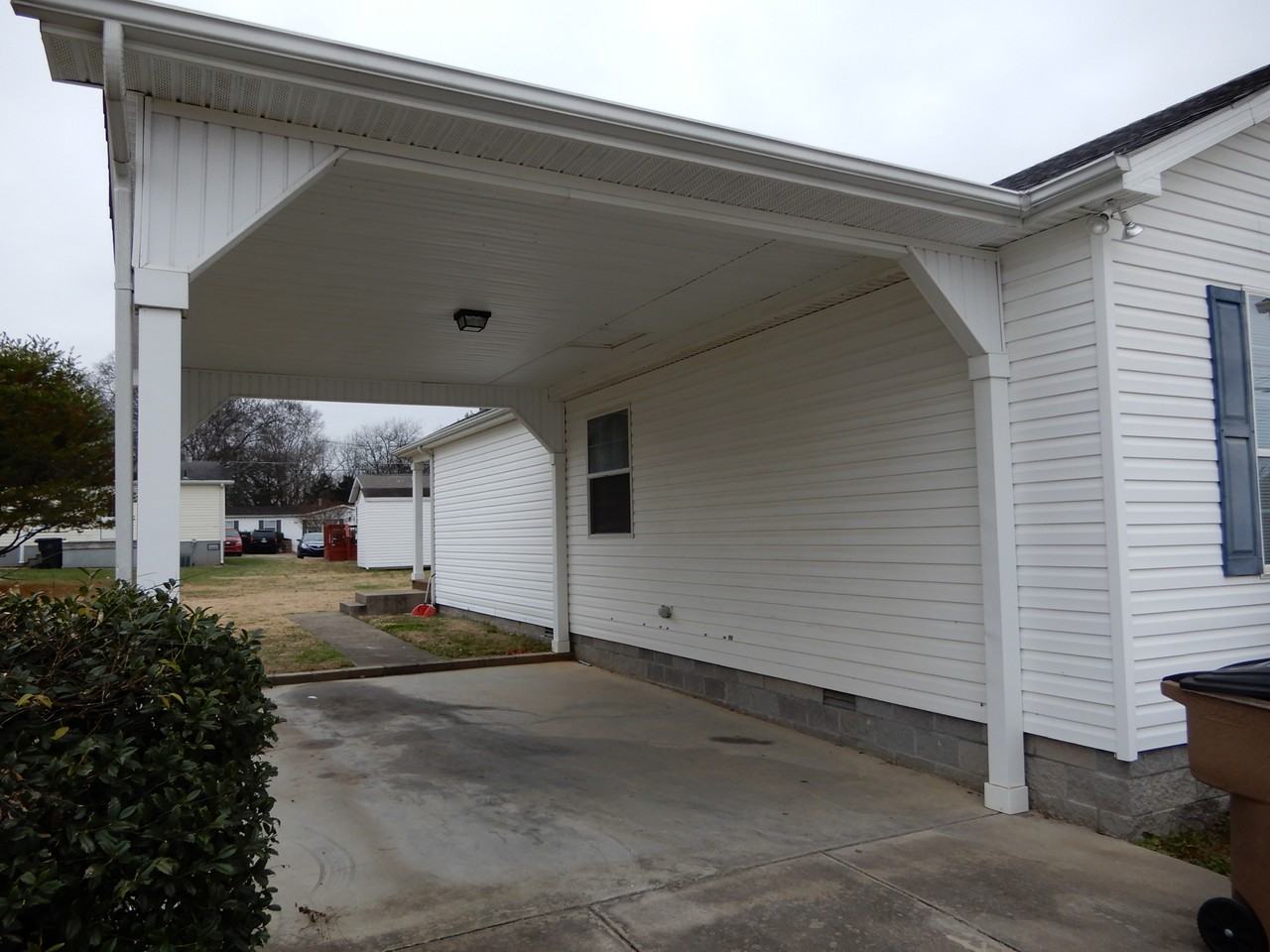 324 South Shore Drive - Photo 2 of 18