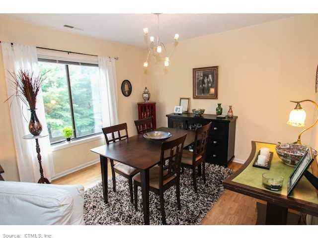 12 Ashford Dr - Photo 3 of 9