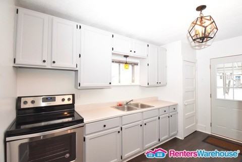 1644 Delano Ave - Photo 2 of 12