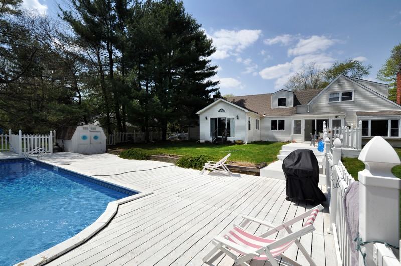 10 Jensen Ct - Photo 2 of 22