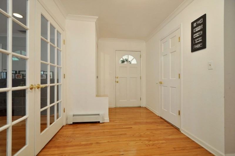 10 Jensen Ct - Photo 3 of 22