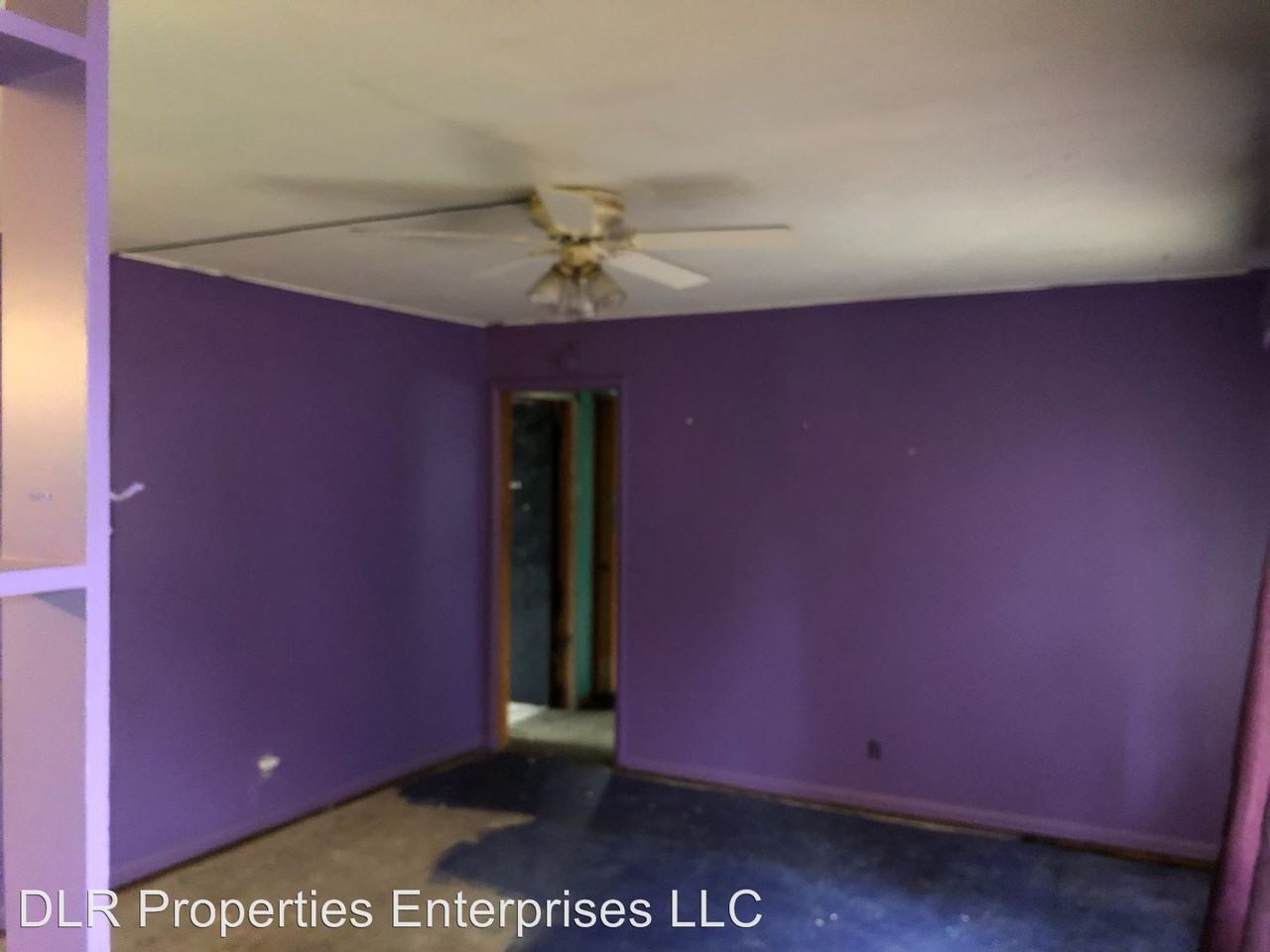 1019 N Sandusky Ave - Photo 2 of 3