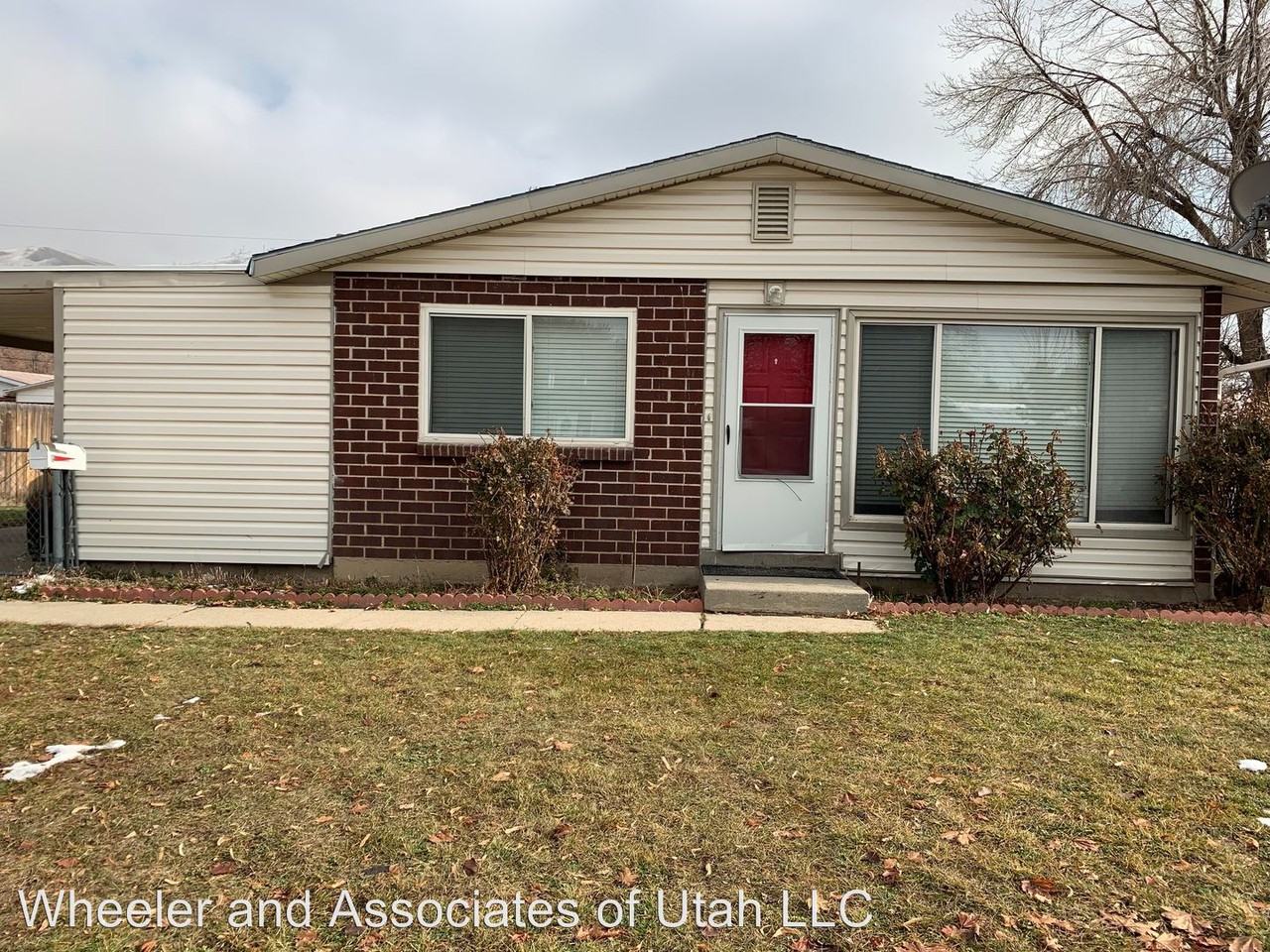 1270 Capistrano Dr - Photo 3 of 27