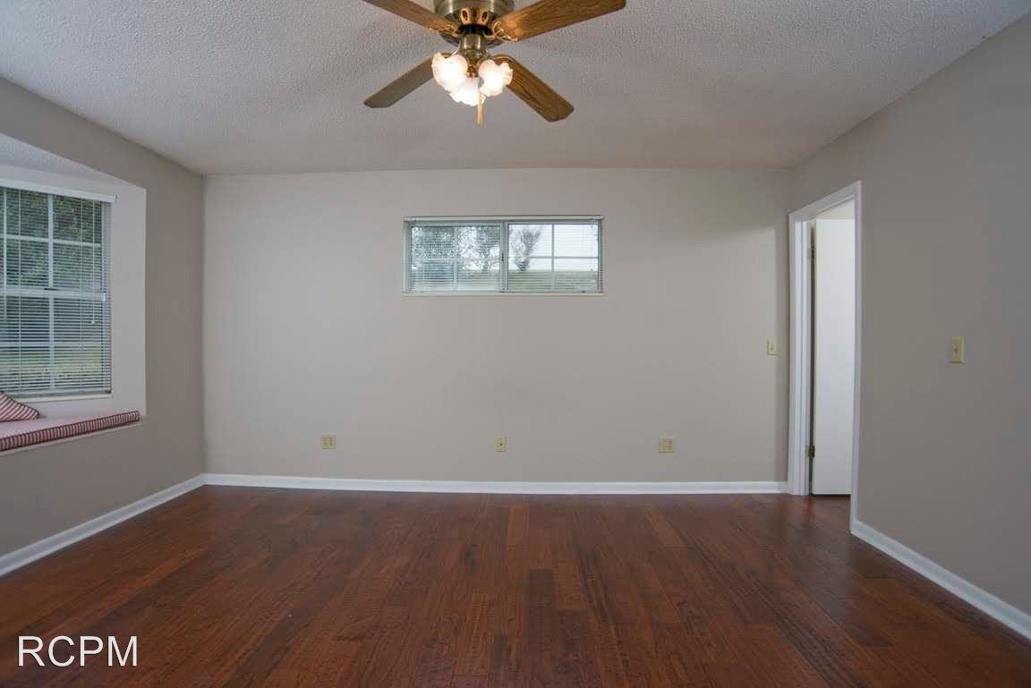 5001 Doris Ln - Photo 3 of 25