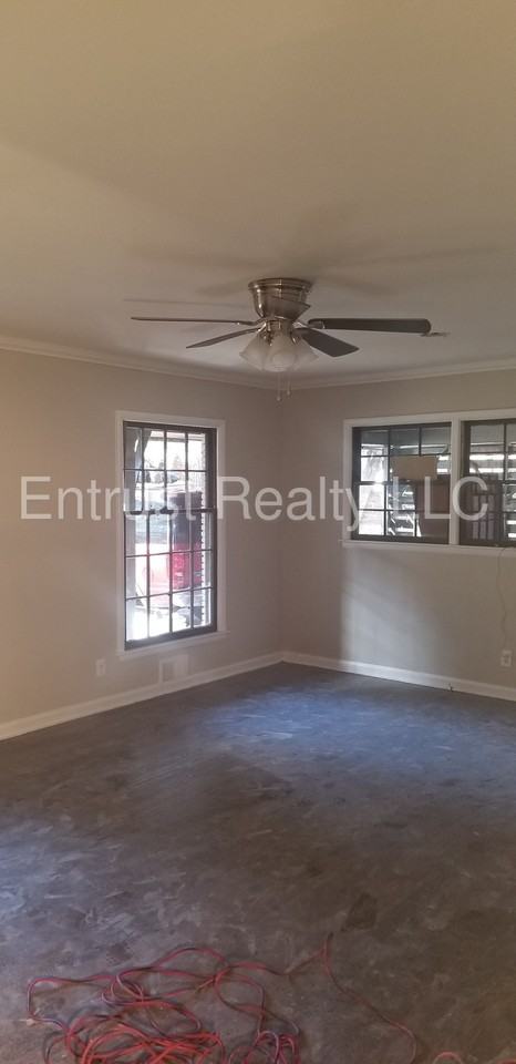 1806 Fort Valley Dr SW - Photo 2 of 9