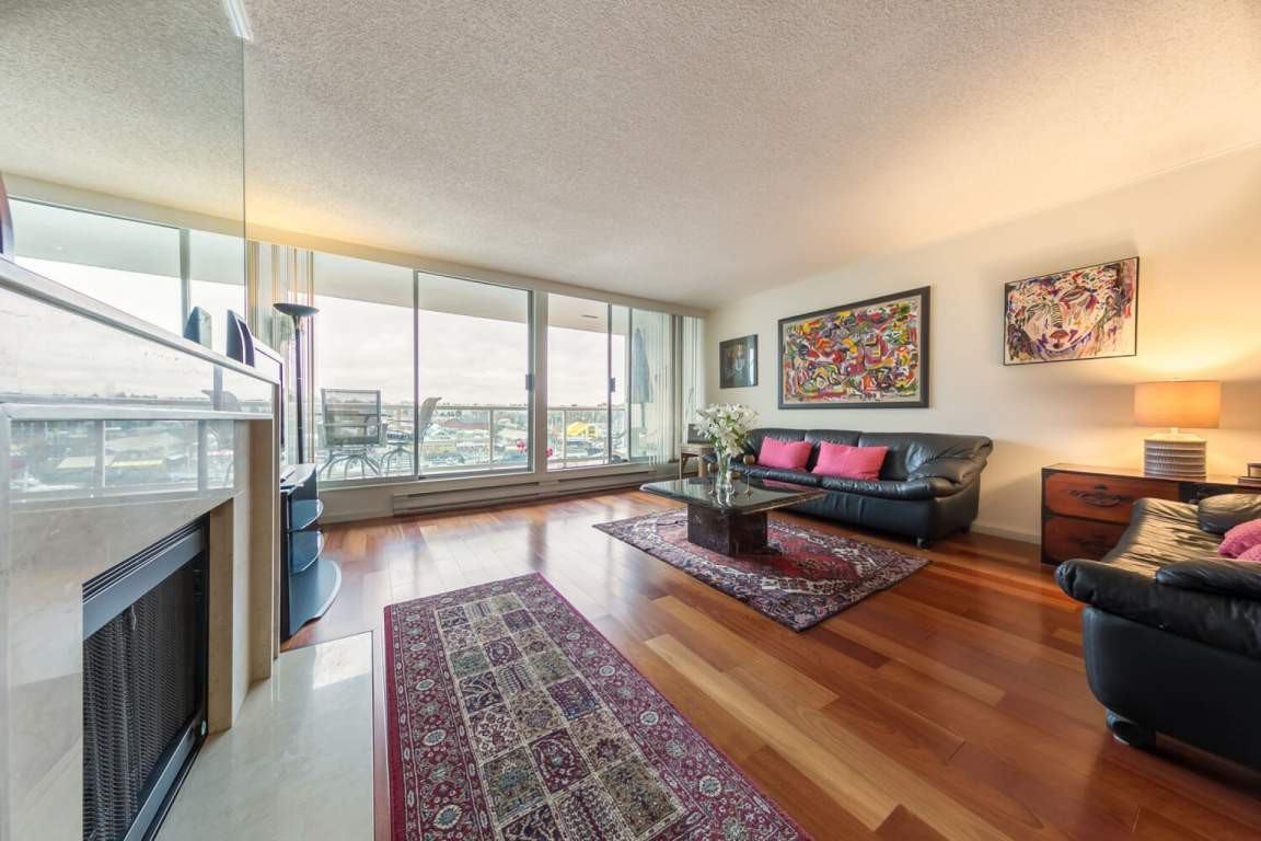 D60 - 890sqf - Furnished 1 bedroom by the water - Photo 3 of 5